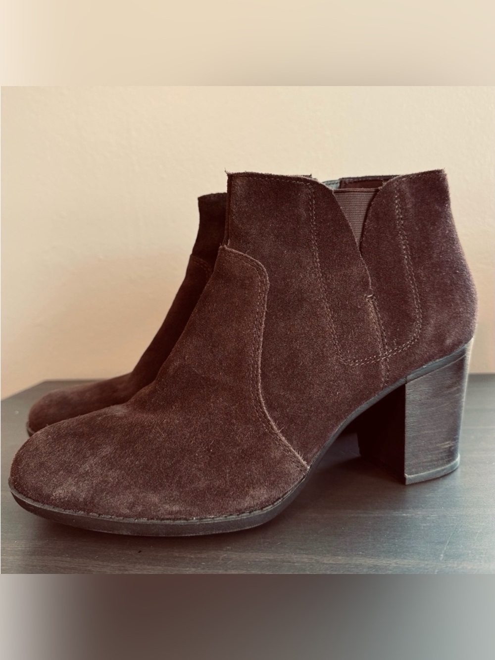 Clarks Collection Brown Suede Block Heel Ankle Bootie Cushion+ Size 9